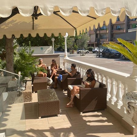 Hotel Caesar Paladium Rimini Exterior photo