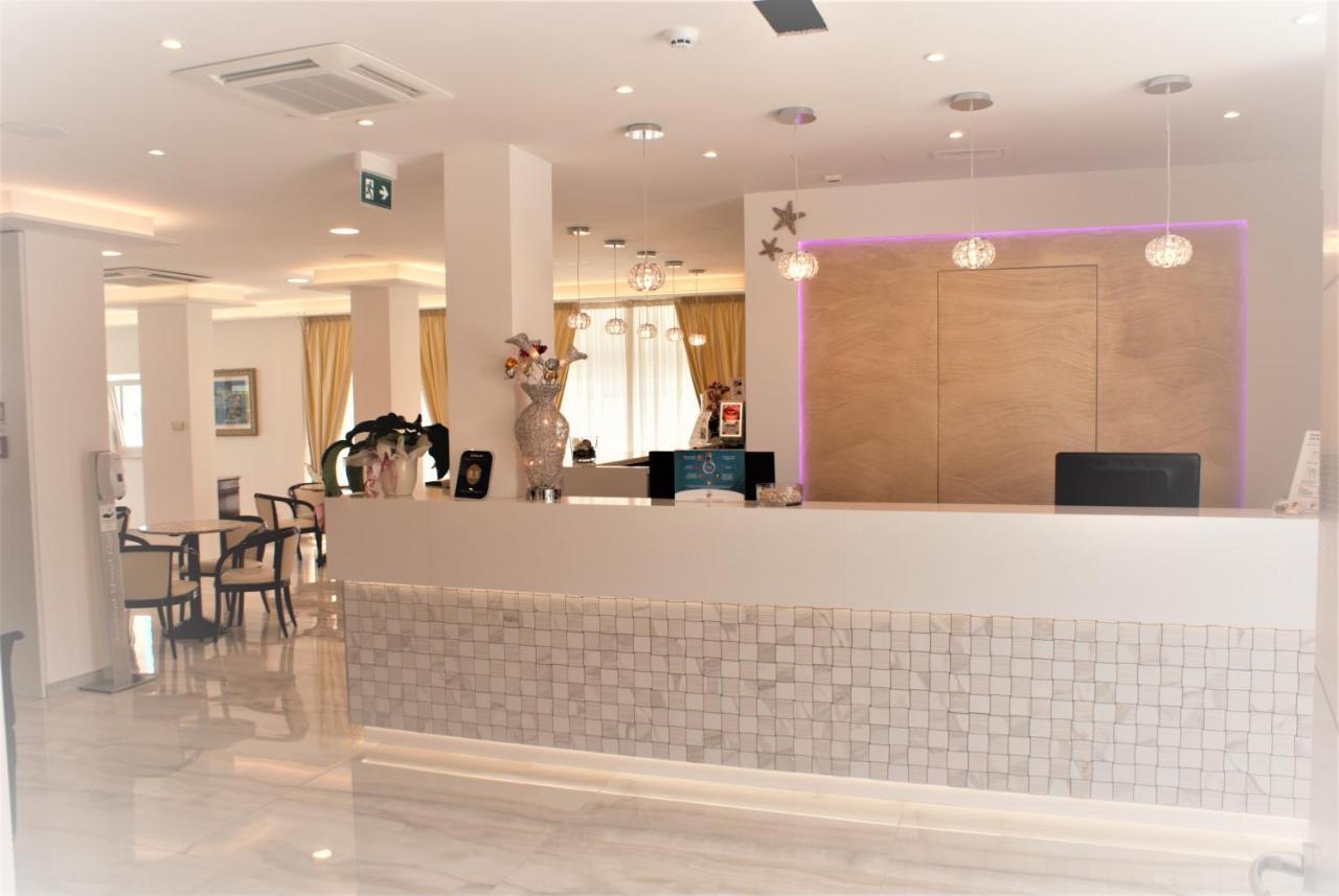 Hotel Caesar Paladium Rimini Exterior photo
