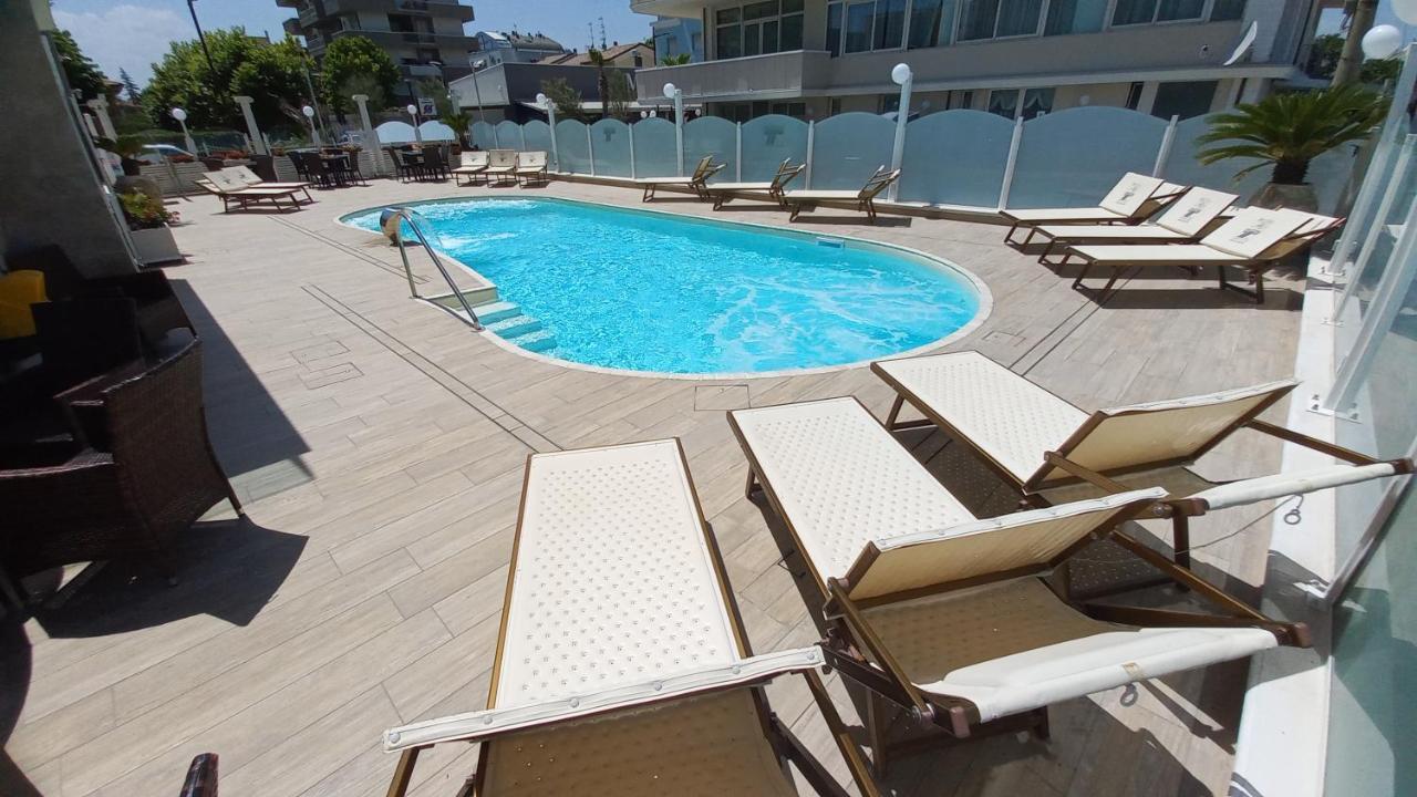 Hotel Caesar Paladium Rimini Exterior photo